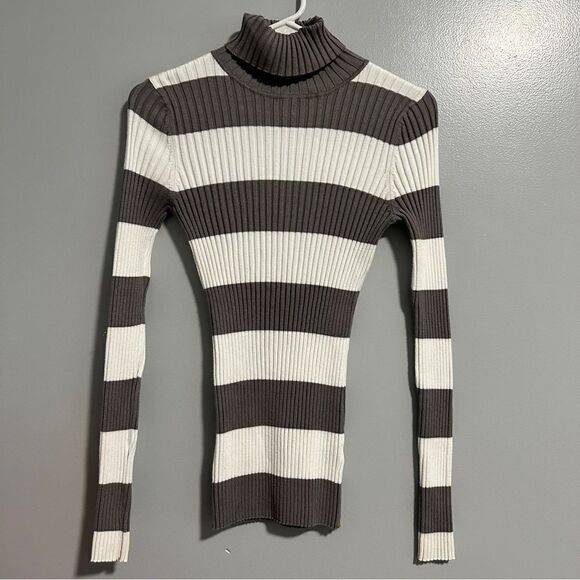 Love By Design Turtleneck Striped Ribbed Long Sleeve Size L - Picture 1 of 5
